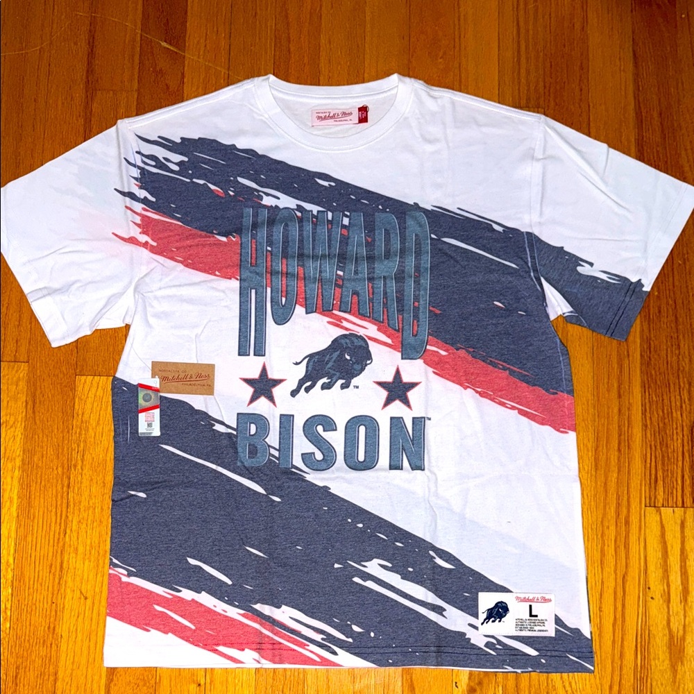 Mitchell & Ness “Howard” White and Gray Graphic Tee